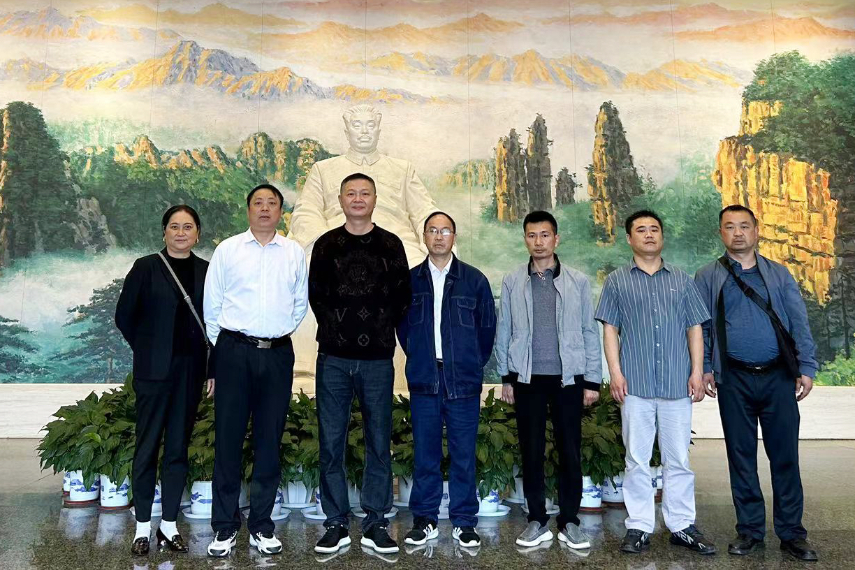 追寻先烈足迹  传承红色基因——乐鱼官方网页版-乐鱼(中国)鸟儿巢乐鱼官方网页版-乐鱼(中国)
全体党员参观贺龙纪念馆