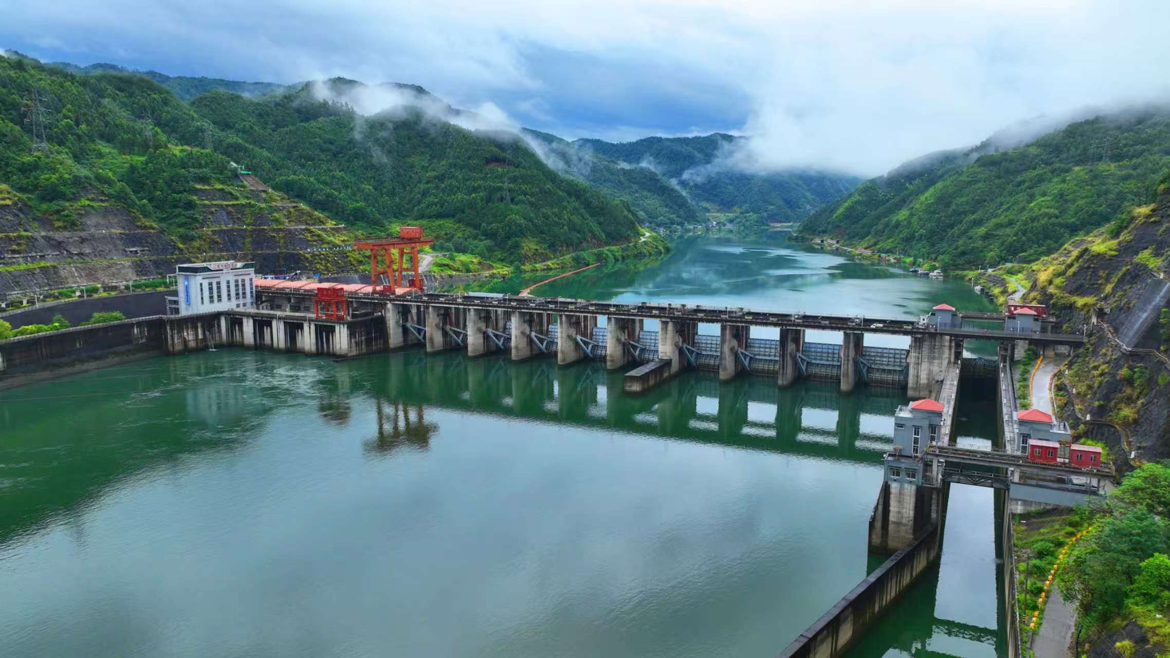 实干创效迎“七一” 硬核数据显担当——铜湾水电站以发电实绩向建党节献礼